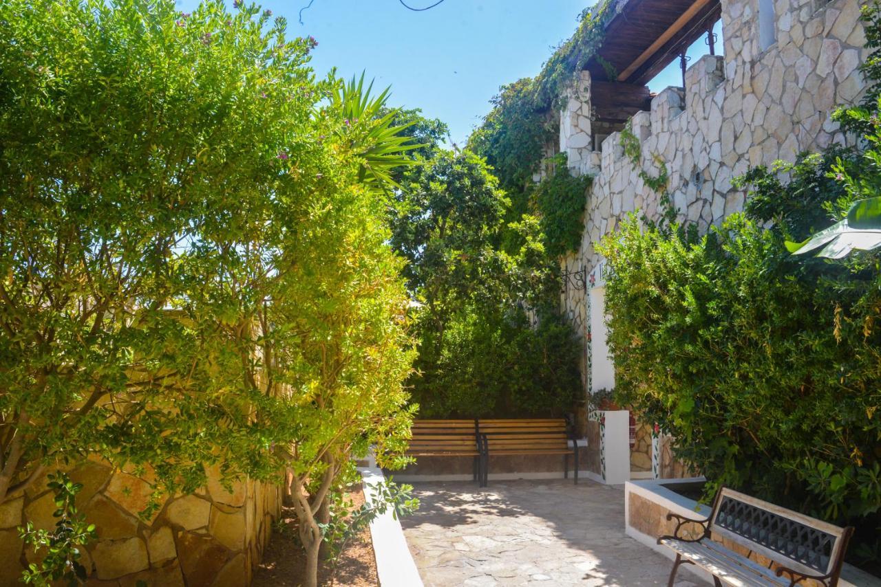 Residence Il Castello 兰佩杜萨 外观 照片